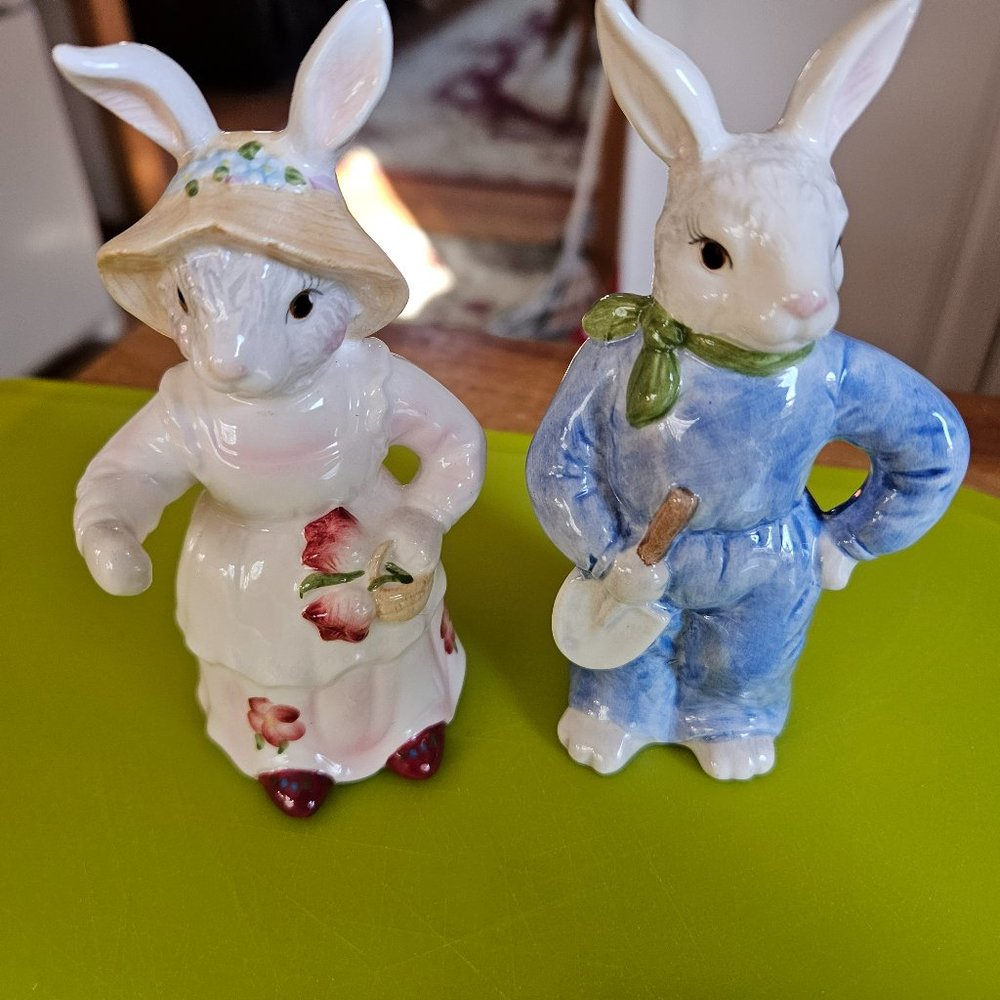 Adorable rosy bunny rabbits' ceramic salt and pepper shakers exceptional quality